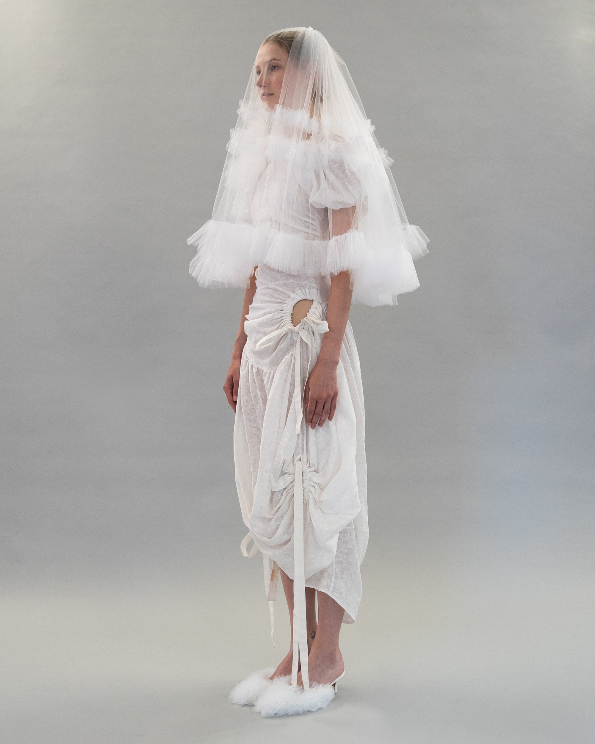 TRIPLE FRILL VEIL