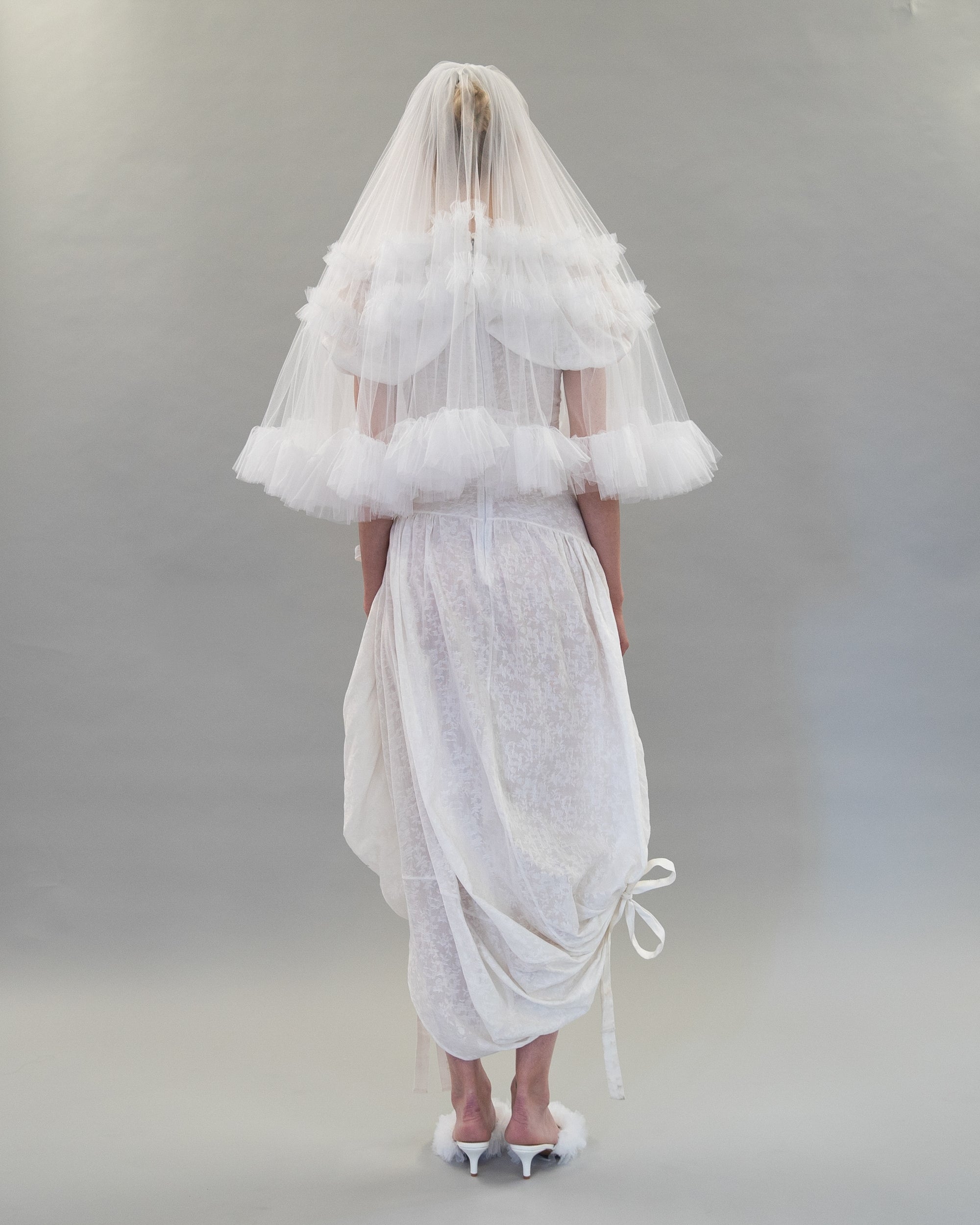 TRIPLE FRILL VEIL