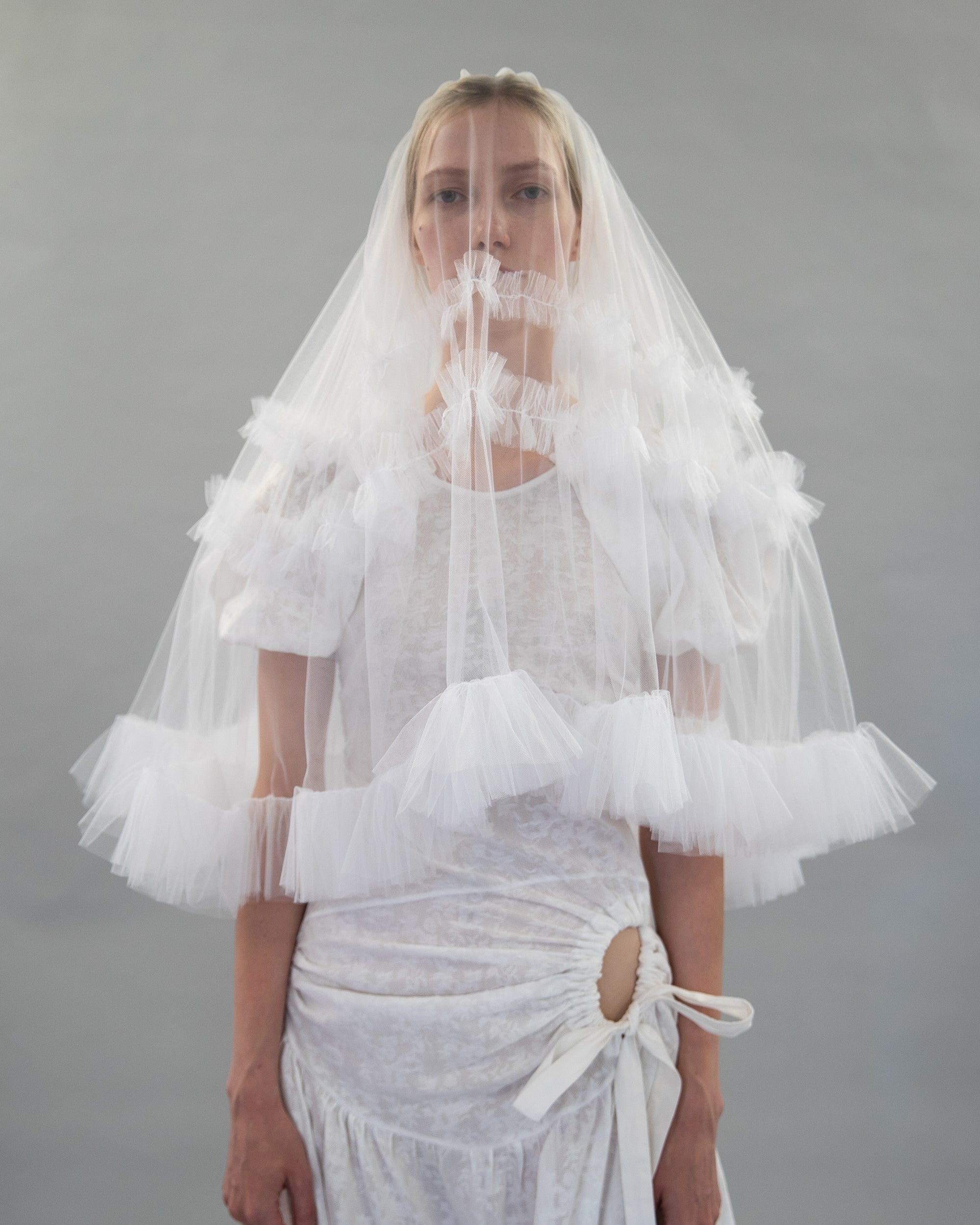 TRIPLE FRILL VEIL