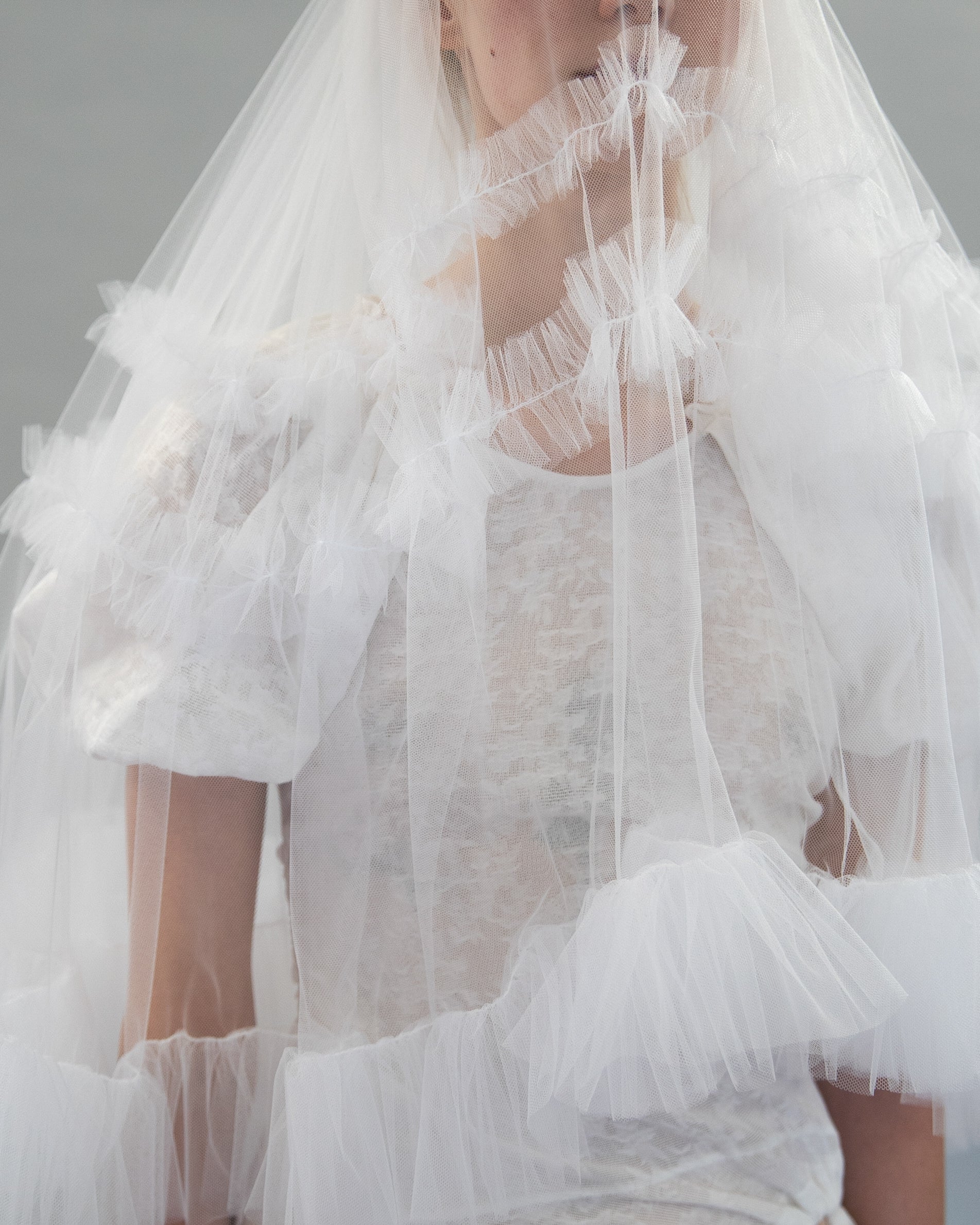 TRIPLE FRILL VEIL