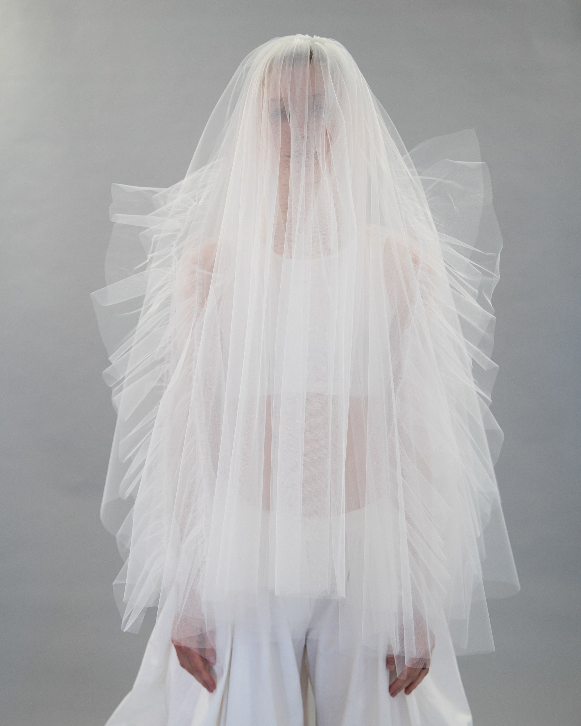 LAPIS SIDE FRILL VEIL