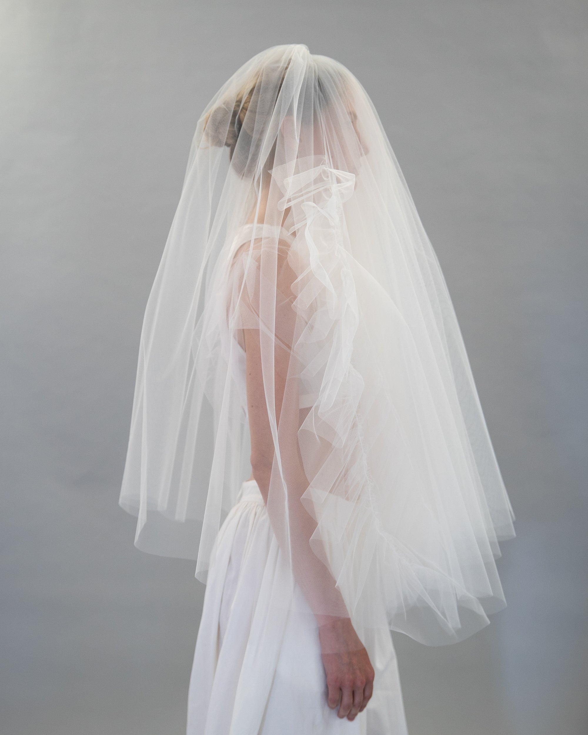 LAPIS SIDE FRILL VEIL