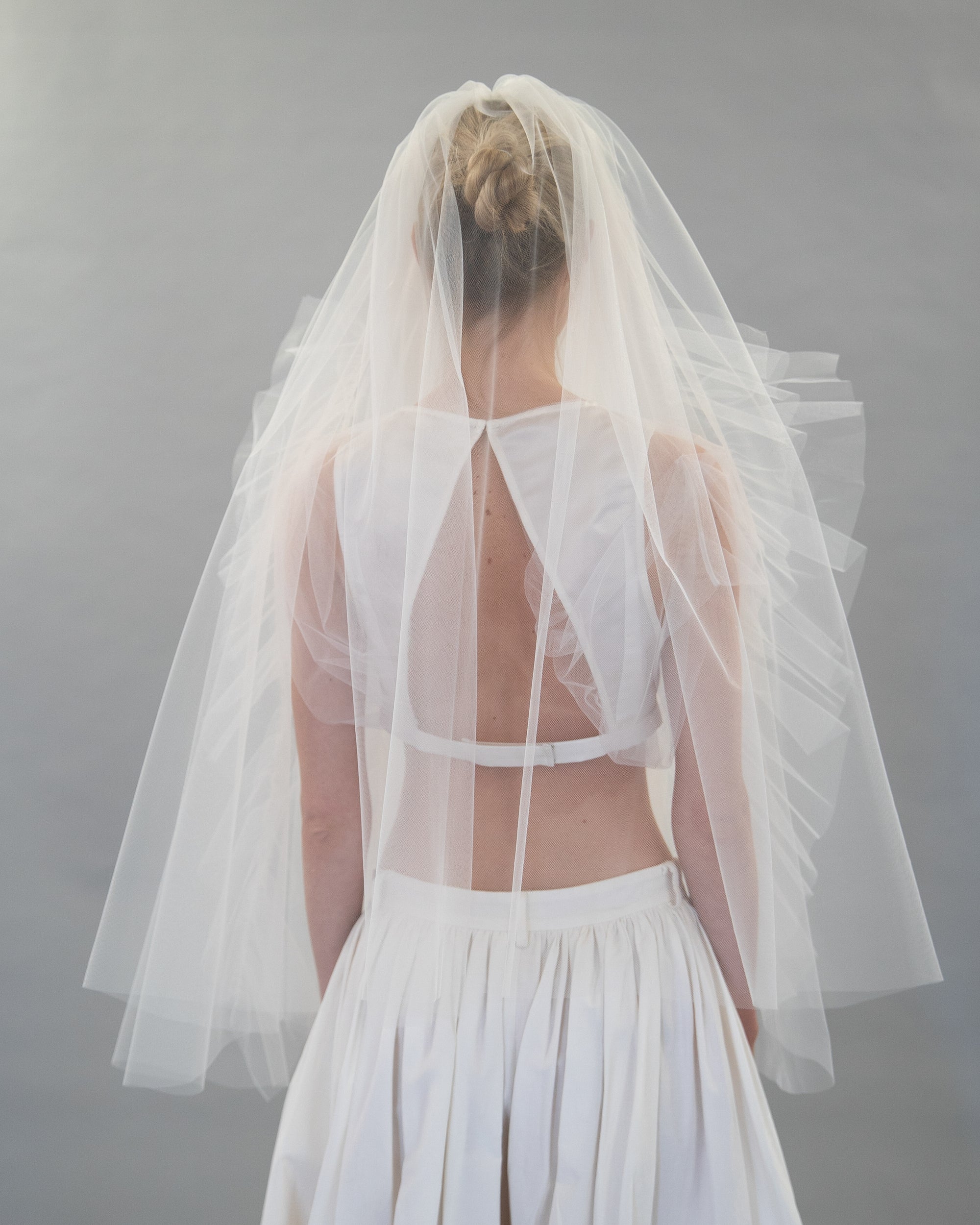 LAPIS SIDE FRILL VEIL