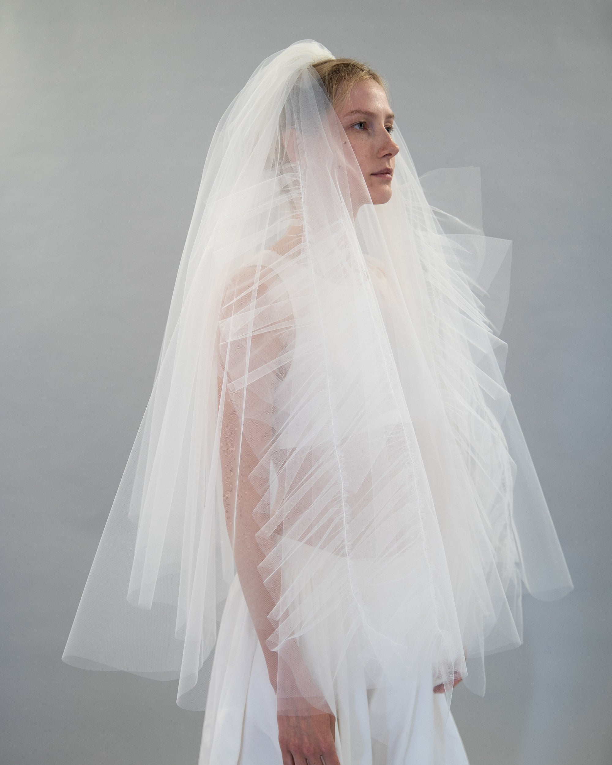 LAPIS SIDE FRILL VEIL