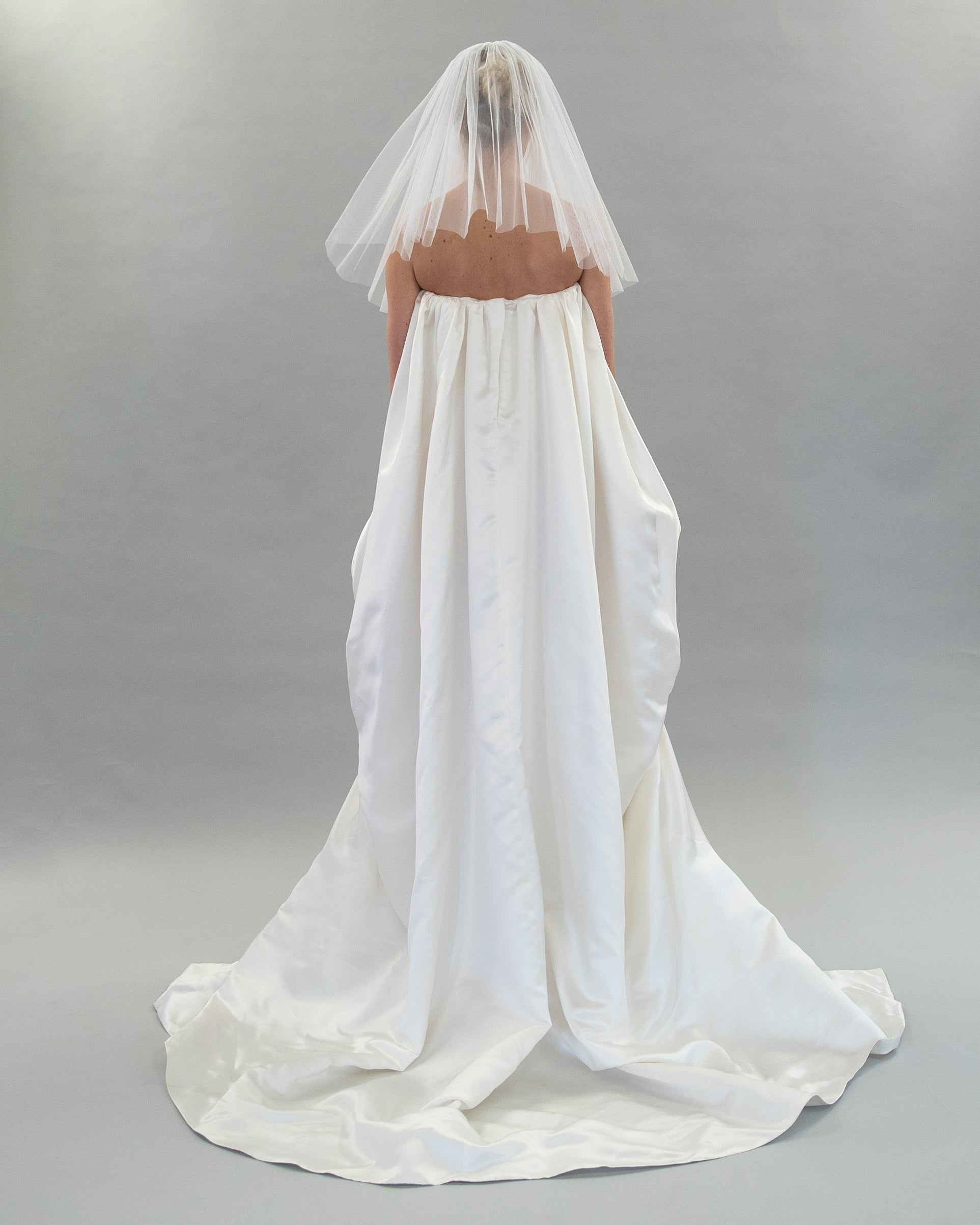 SCULPTURAL CLASSIC VEIL