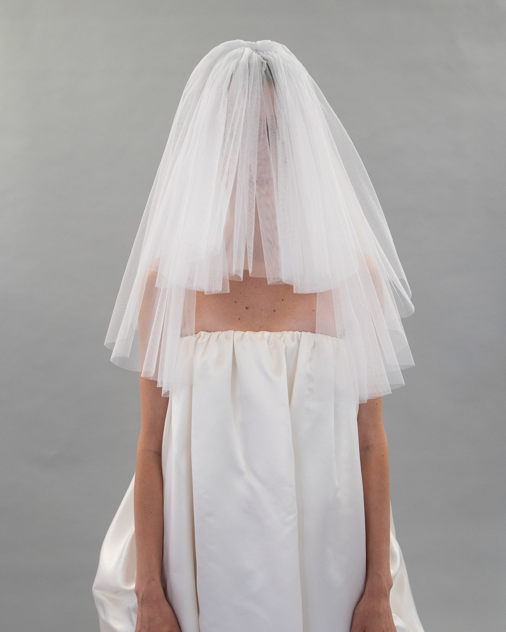 SCULPTURAL CLASSIC VEIL