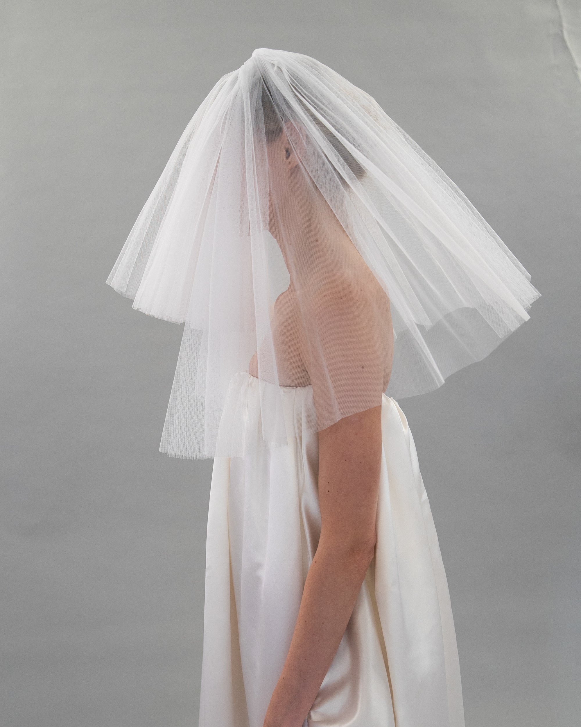 SCULPTURAL CLASSIC VEIL